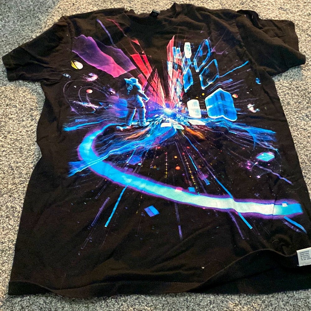 Carl Sagan Space Astronaut Graphic Tee Men’s Medium
